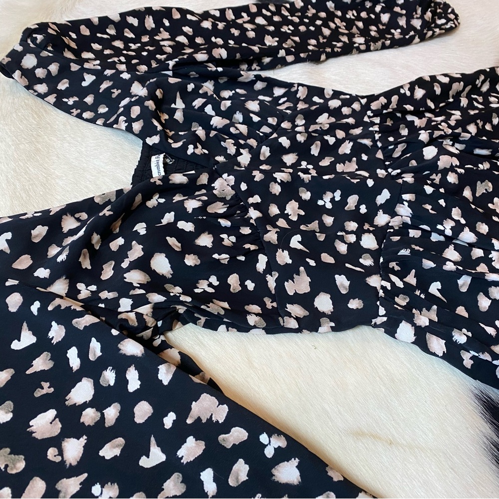 Abercrombie & Fitch mini dress, all-over animal print, V-Neck - Picture 4 of 11